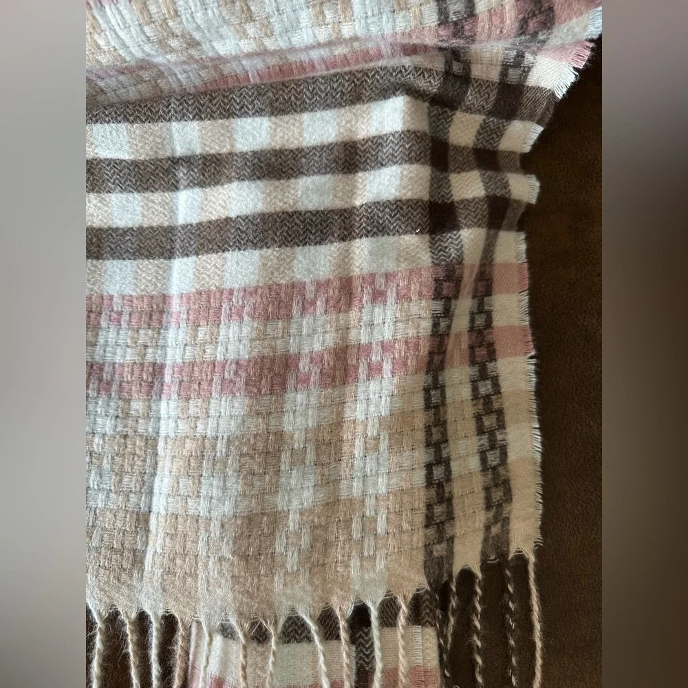 Nine West Textured Soft Touch Wrap Scarf pink & brown cream NWT